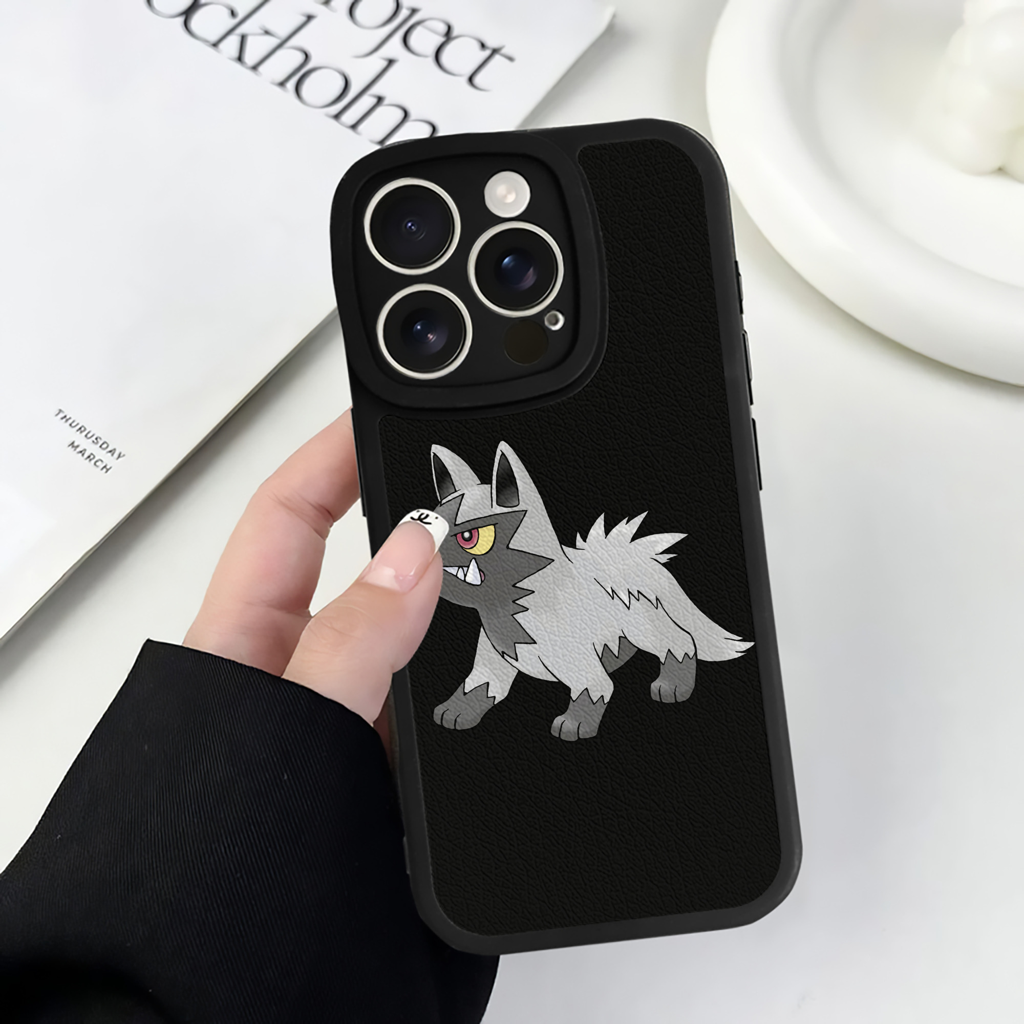 （画像用） ポケットモンスター Pokémon 【iPhone 16シリーズ対応】シリコンスマホケース（レザー調） 材質：シリコン